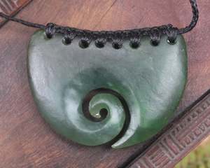 NZ Greenstone Medium Kōuma  Breastplate with Koru Pendant (BN109) Kawakawa Pounamu
