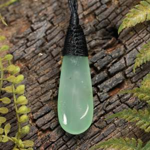 Pendants: Chrysoprase Small Roimata Pendant (BW360)