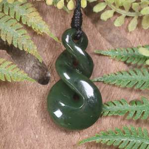 NZ Greenstone Small Twist Pendant (BT324) Kawakawa Pounamu