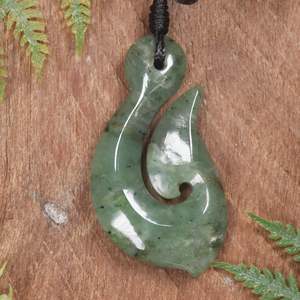 NZ Greenstone Medium Hei Matau Pendant (BP419) Hapopo Pounamu