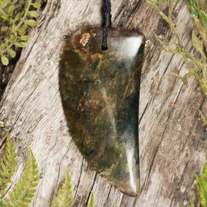 NZ Greenstone Large Freeform Niho Taniwha Tooth Pendant (BT642) Totoweka Pounamu