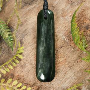 NZ Greenstone Small Freeform Roimata Pendant (BT639) Kawakawa Pounamu