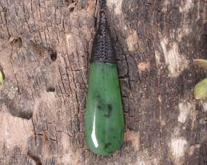 NZ Greenstone Medium Roimata Pendant (BK174) Hapopo Pounamu