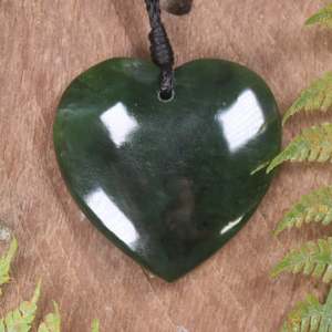 Other Jewellery Designs: NZ Greenstone Medium Heart Pendant (BT286) Kawakawa Pounamu