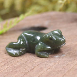 NZ Greenstone Frog Sculpture (BT515) Hapopo Pounamu