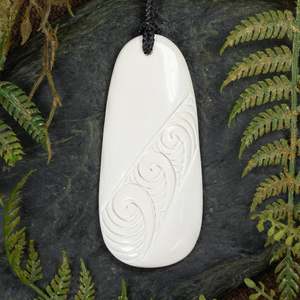 Bone Carvings Nz: NZ Bone Large Roimata with Koru Pendant (BP824)