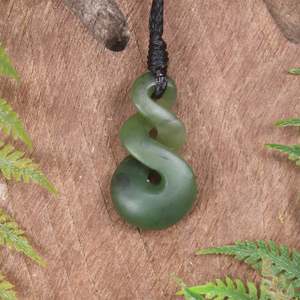 NZ Greenstone Small Twist Pendant (BP024) Hapopo Pounamu