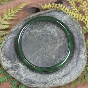 Bracelets: NZ Greenstone Bangle 63mm (BT588) Kawakawa Pounamu