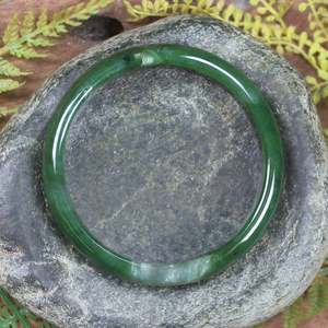 Bracelets: NZ Greenstone Bangle 64mm (BT566) Kawakawa Pounamu