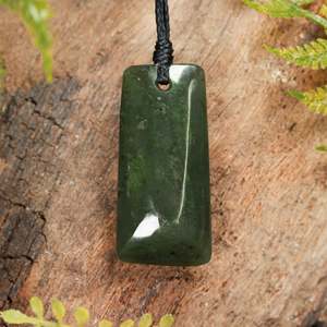 NZ Greenstone Small Freeform Toki Pendant (BN466) Kawakawa Pounamu