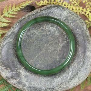 Greenstone Bangles: NZ Greenstone Bangle 58mm (BT561) Hapopo Pounamu