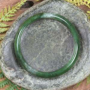 NZ Greenstone Bangle 63mm (BT584) Kawakawa Pounamu