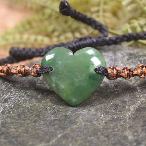NZ Greenstone Adjustable Cord Heart Bracelet (BP868) Kawakawa Pounamu
