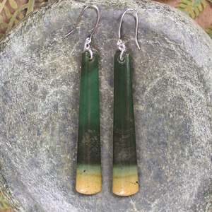 NZ Greenstone Medium Roimata Earrings (BW245) Flower Jade Pounamu