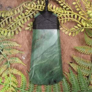 NZ Greenstone Large Toki Pendant (BW487) Hapopo Pounamu