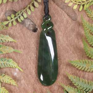 NZ Greenstone Medium Roimata with Twist Pendant (BP143) Kawakawa Pounamu