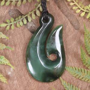 NZ Greenstone Medium Hei Matau Pendant (BW538) Inanga Pounamu