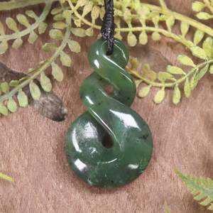 NZ Greenstone Small Twist Pendant (BW019) Hapopo Pounamu