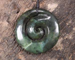 NZ Greenstone Medium Koru Pendant (AX504) Inanga Pounamu