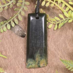 NZ Greenstone Small Toki Pendant (BW336) Flower Jade Pounamu