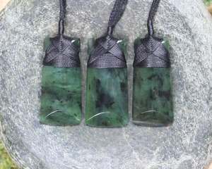 NZ Greenstone XSmall Toki Pendant (AT569) Hapopo Pounamu