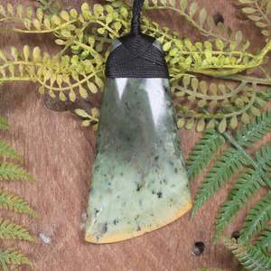 NZ Greenstone Large Toki Pendant (AW441) Flower Jade Pounamu