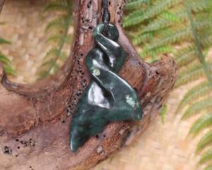 NZ Greenstone Large Whale Tail Pendant (BE226) Inanga Pounamu