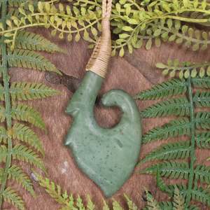 NZ Greenstone XLarge Hei Matau Pendant (BT440) Kawakawa Pounamu