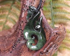 NZ Greenstone Medium Manaia Pendant (BC259) Kawakawa Pounamu