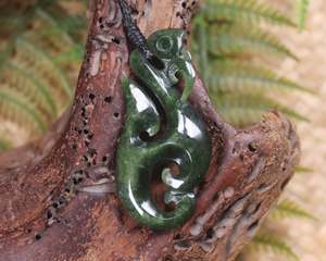 NZ Greenstone Medium Manaia Pendant (BC261) Kawakawa Pounamu