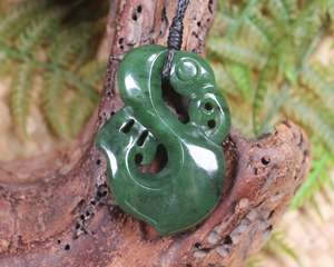 NZ Greenstone Medium Manaia Pendant (AX120) Hapopo Pounamu