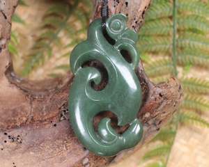 NZ Greenstone Large Manaia Pendant (BE336) Kawakawa Pounamu