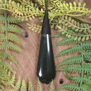 NZ Greenstone Large Roimata Pendant (BW325) Kawakawa Pounamu