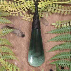 NZ Greenstone Medium Roimata Pendant (BW341) Kawakawa Pounamu