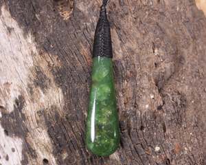 NZ Greenstone Large Roimata Pendant (BM629) Kawakawa Pounamu