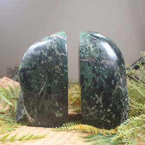 NZ Serpentine Freeform Book End Sculptures (BW570)