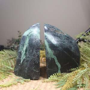 NZ Serpentine Freeform Book End Sculptures (BW571)