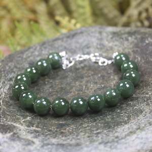 NZ Greenstone Beaded Bracelet (BM425) Kawakawa Pounamu