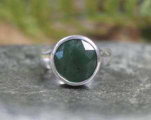 NZ Greenstone Faceted Sterling Silver Ring S9 (BA507) Kawakawa Pounamu