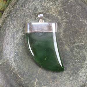 NZ Greenstone Sterling Silver Large Niho Taniwha Tooth Pendant (BM305) Kawakawa Pounamu