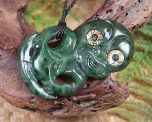 NZ Greenstone Large Hei Tiki Pendant (AX979) Kawakawa Pounamu