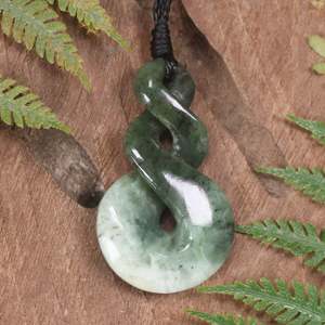 NZ Greenstone Small Twist Pendant (BW012) Hapopo Pounamu