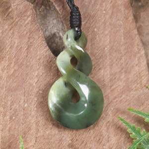 NZ Greenstone Small Twist Pendant (BW025) Hapopo Pounamu