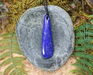 Gemstone Necklace: Lapis Lazuli Large Roimata Pendant (T647)