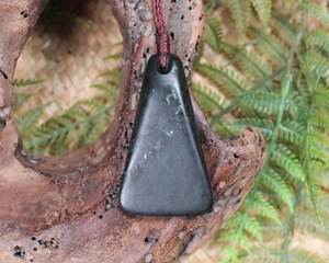 NZ Serpentine Medium Freeform Toki Pendant (AQ604)