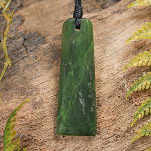 NZ Greenstone Small Freeform Toki Pendant (BT654) Hapopo Pounamu