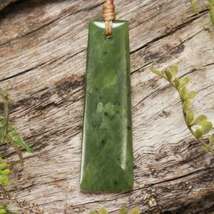 NZ Greenstone Small Freeform Toki Pendant (BT688) Hapopo Pounamu