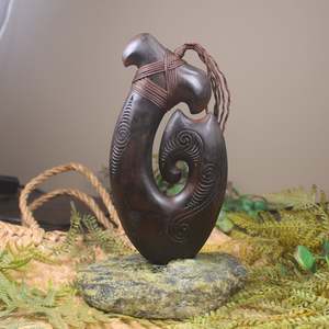 NZ Wood Matau Sculpture (BX109)