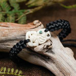Bone Adjustable Cord Tiki Bracelet (BN513)