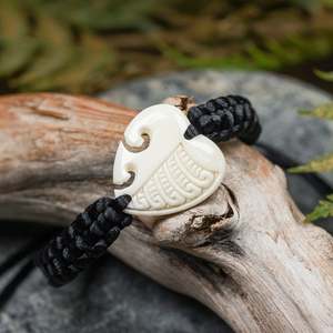 Bone Adjustable Cord Heart Bracelet (BN507)